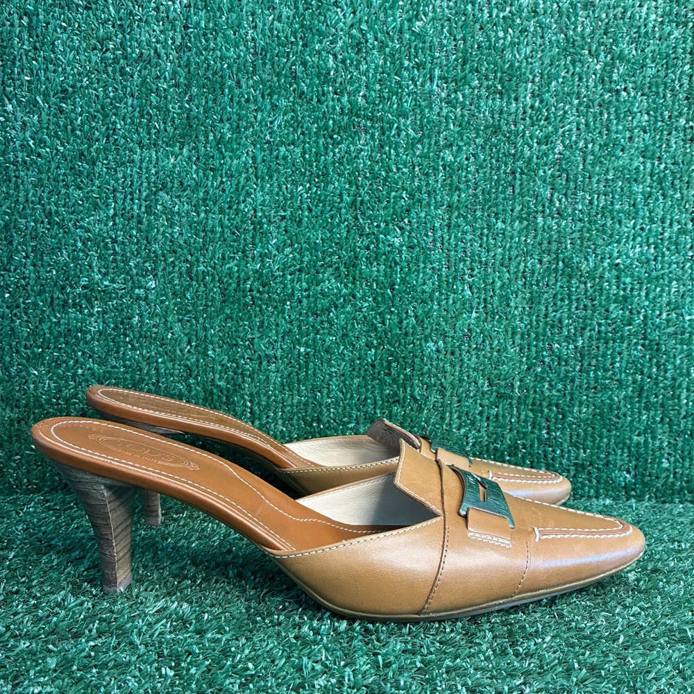 Tods Leather Buckle Pointed Toe Kitten Heel Mules Classic Tan Womens Size 9.5